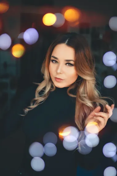 Glumi da joj je stalo: Ovo su znakovi da je pored tebe lažna prijateljica