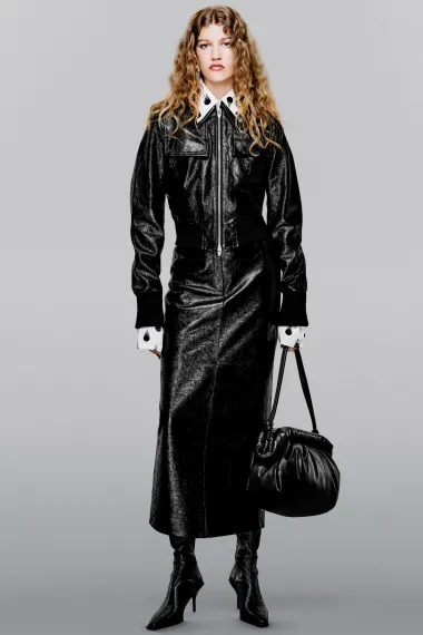 Zavirile smo u H&M Studio kolekciju kojom dominira glamur i crna