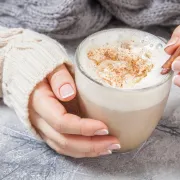 'Latte Nails': nova trendi manikura u toplim tonovima mnogima omiljenog napitka