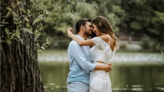 Ove seksi poze iz joge mogu vas dodatno zbližiti – i produžiti užitak