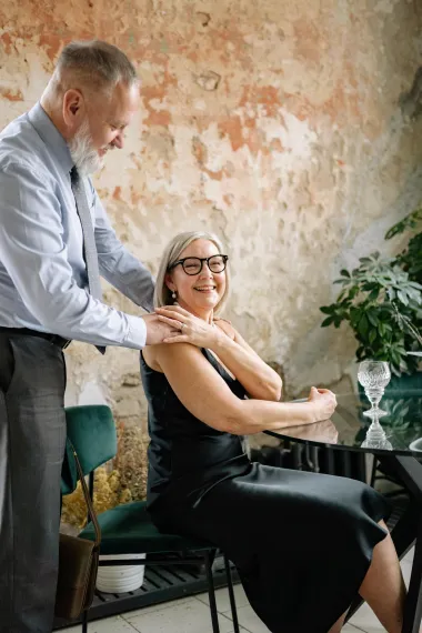 Maksimalno uživaj: 5 najboljih poza za 'igrice u krevetu' nakon menopauze