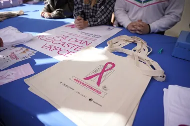 Ružičastim nebom otvoren mjesec posvećen borbi protiv raka dojke