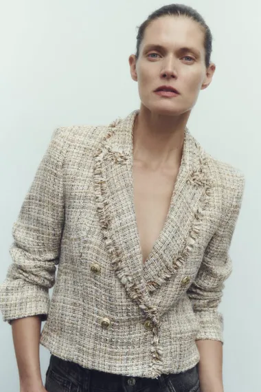 Obožavala ih je i Coco Chanel: Elegantni komadi od tvida vladaju i ove sezone
