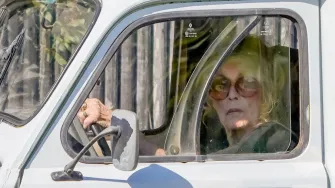 Brigitte Bardot proslavila 89. rođendan, a i dalje vozi automobil. I to kakav!