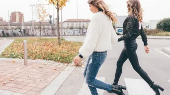 'Bye, bye, skinny jeans': 5 modela koji će ove sezone zamijeniti uske traperice