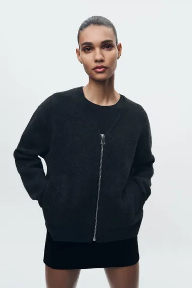 Veste s 'zipom': Kul modeli koji odlično pristaju uz suknje i kožne hlače