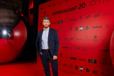 Popularni magazin, Extravagant, u stilu je proslavio svojih 20 godina postojanja