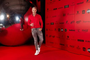 Popularni magazin, Extravagant, u stilu je proslavio svojih 20 godina postojanja