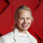 Revolucija prirodne ljepote: Pamela Anderson hrabro je prigrlila život bez šminke