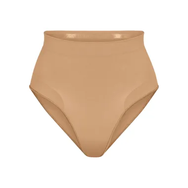 Tajna zamamne figure: Shapewear rublje koje svaka žena voli imati u ormaru
