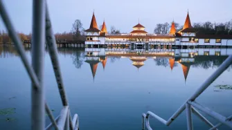 Jezero Heviz - spektakularna destinacija za zimsko kupanje
