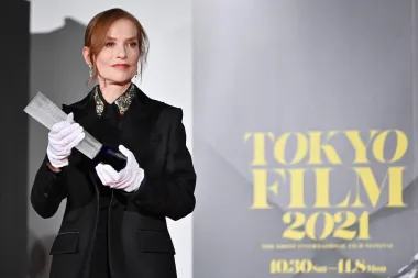 Elegantna i svoja: Isabelle Huppert simbol je francuskog šika – i sa 70 godina