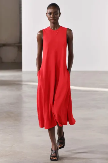 Zara ima fantastične komade u upečatljivoj crvenoj boji