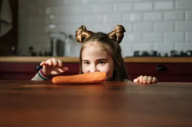 Treba li uvijek oguliti mrkvu? Postoje prednosti i nedostaci