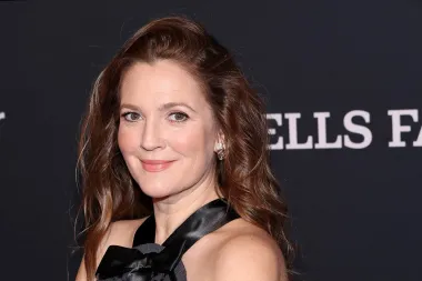 Drew Barrymore priznala je da ne želi pokazati sijedu kosu bez obzira na trendove