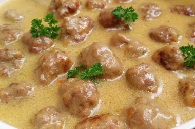 Mekane ćufte u ukusnom umaku - omiljeno jelo malih i velikih