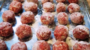 Mekane ćufte u ukusnom umaku - omiljeno jelo malih i velikih