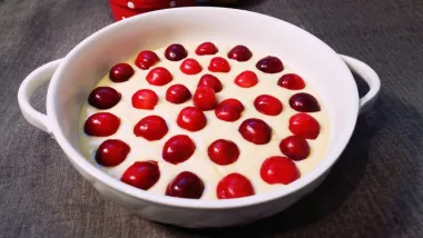 Iz bakine kuharice: Recept za brzi kolač s voćem