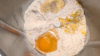 Recept za domaće pahuljaste buhtle koje vraćaju u djetinjstvo