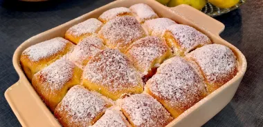 Recept za domaće pahuljaste buhtle koje vraćaju u djetinjstvo