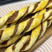 Hrskavo, a tako kremasto: Štapići od lisnatog tijesta s Nutellom