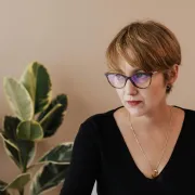Najčešće modne i beauty pogreške zbog kojih izgledamo starije
