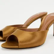 Zara je predstavila pet modela cipela koji će se uklopiti u svaki stil