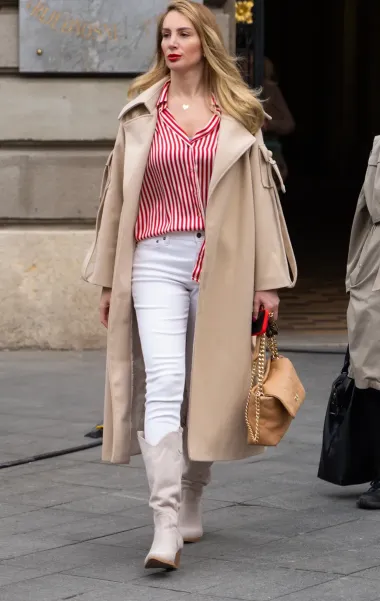 Dama sa špice ima ključ za savršen ležerni proljetni outfit