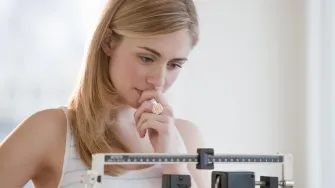 Zašto žene tijekom mjesečnice imaju više kilograma?