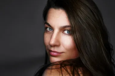 Što je niacinamid i zašto je toliko popularan u njezi kože?