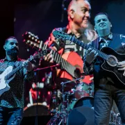 Gipsy Kings predvođeni sjajnim Andre Reyesom stiže u zagrebačku Arenu 17. svibnja – ovo je priča o njima