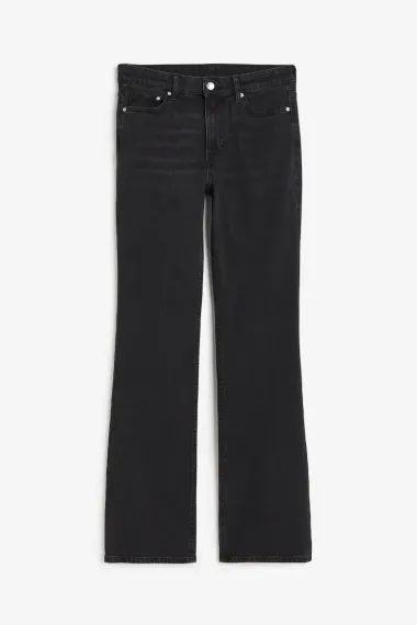 Na modnu scenu vraćaju se 'bootcut' traperice. Otkrivamo gdje pronaći najbolje modele