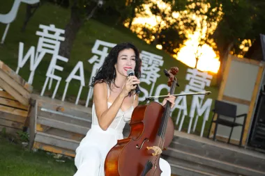 Violončelom od Dubrovnika do Istre! Od Zore do Sumraka s Anom Rucner i Njezinim Violončelom