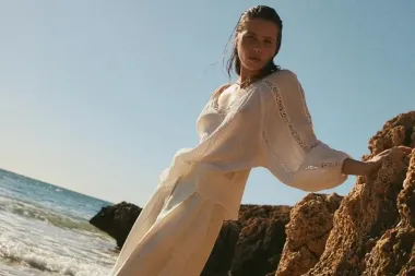17 lepršavih modela: Bijele bluze, košulje i tunike idealne za tople ljetne dane pred nama