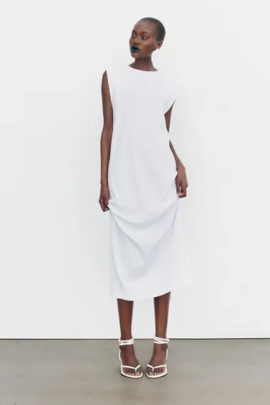 Bijela haljina je omiljeni klasik, a najljepše modele ove sezone ima Zara