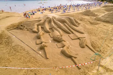 Na Rajskoj plaži na Rabu ponovno počinje Festival skulptura u pijesku