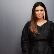 Anita Dujić za šetnju Trogirom odabrala kombinezon koji ističe preplanulu put