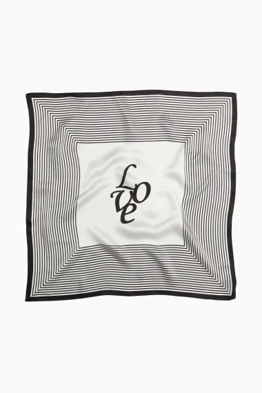 Ljetne marame za glavu – trendi dodatak koji će začiniti svaki look