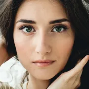 TikTok filter za obrve: Kako ga koristiti i zašto je postao viralan?