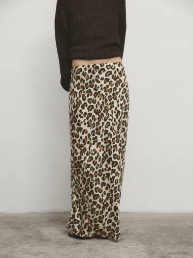 Slip suknje u najljepšim modelima za kraj ljeta i prijelazni period