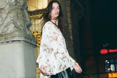 Ovo su najljepše romantične bluze za jesenske dane