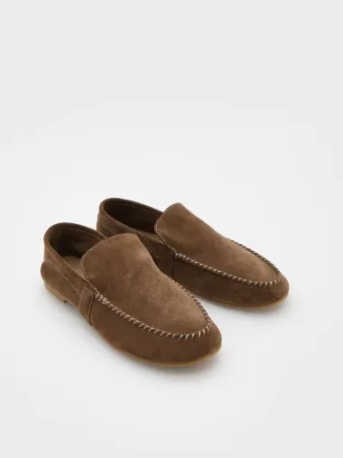 Kožne mokasinke: Ključni komad za udobne i stylish jesenske kombinacije