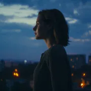 Nika Turković izbacila spot za novu pjesmu 'tvoja', sretnu ljubavnu priču