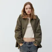 Povratak parki na modnu scenu: Trend koji obožavaju influencerice