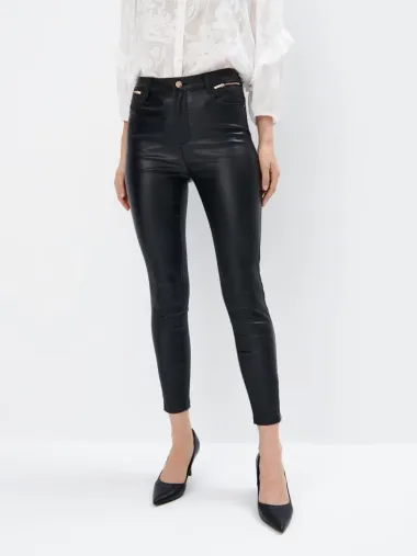 Kul komadi sa zipom koji će začiniti svaki jesenski look