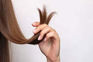 Kraj ispucalim vrhovima - jednostavni trikovi na kojima će tvoja kosa biti zahvalna