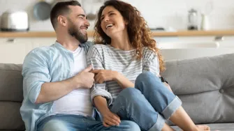 Male geste koje će ojačati svaki ljubavni odnos