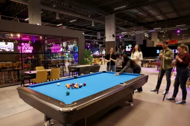 Zagreb dobio najmoderniji zabavni park s letećim kinom i najvećim američkim bowlingom
