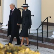Modno izdanje Ivanke Trump smatraju najboljim, a na balu su zablistale u glamuroznim haljinama