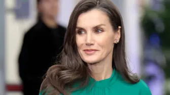 Kraljica Letizia u jednostavnim salonkama koje izdužuju figuru